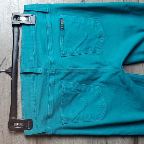 Hudson Nico Super Skinny Midrise Jeans in Teal Green. - Picture 8 of 10